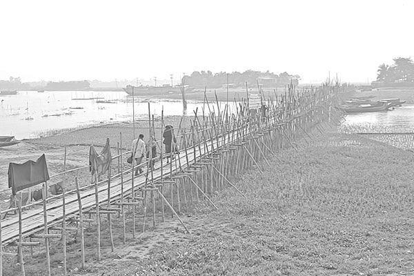 ৫০ বছরেও হয়নি সেতু