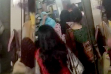 এবার বদরুন্নেসায় ছাত্রলীগ নেত্রীর বিরুদ্ধে হয়রানির অভিযোগ

