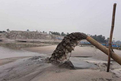 বালু উত্তোলন নিয়ে যুবলীগ নেতার হামলায় আওয়ামী লীগ নেতা আহত