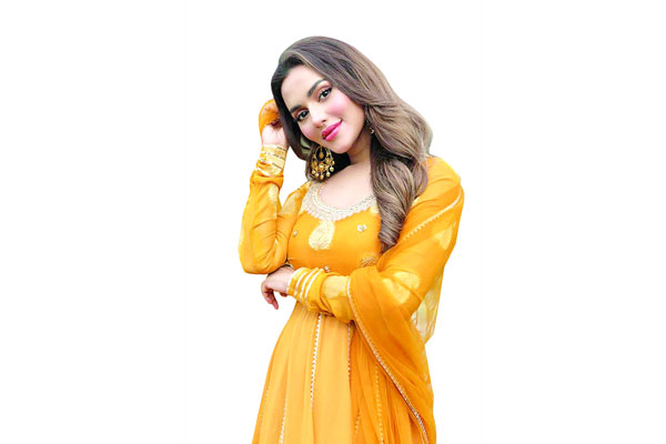 আইটেম গানে নুসরাত