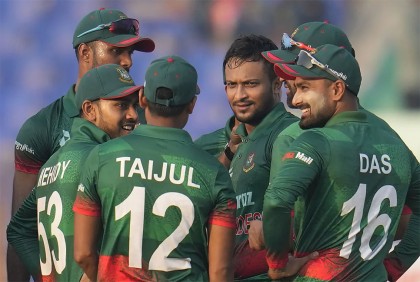 সাকিব ঘূর্ণিতে হোয়াইটওয়াশ এড়ালো টাইগাররা