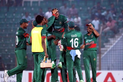বিশ্বচ্যাম্পিয়ন ইংলিশদের হারাল টাইগাররা