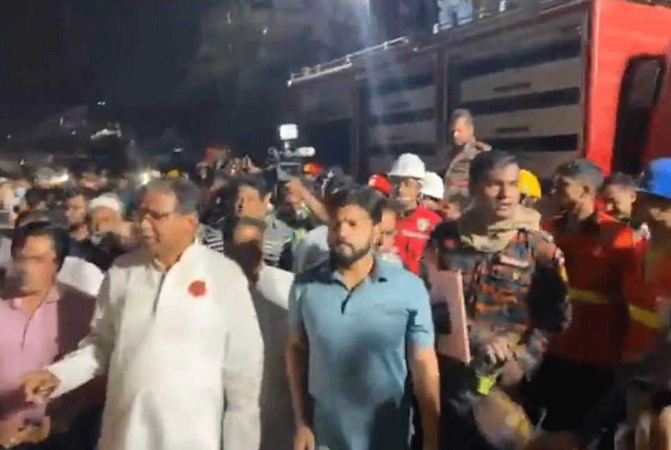গুলিস্তানে বিস্ফোরণে আহতের দেখতে ঢামেকে বিএনপি নেতারা
