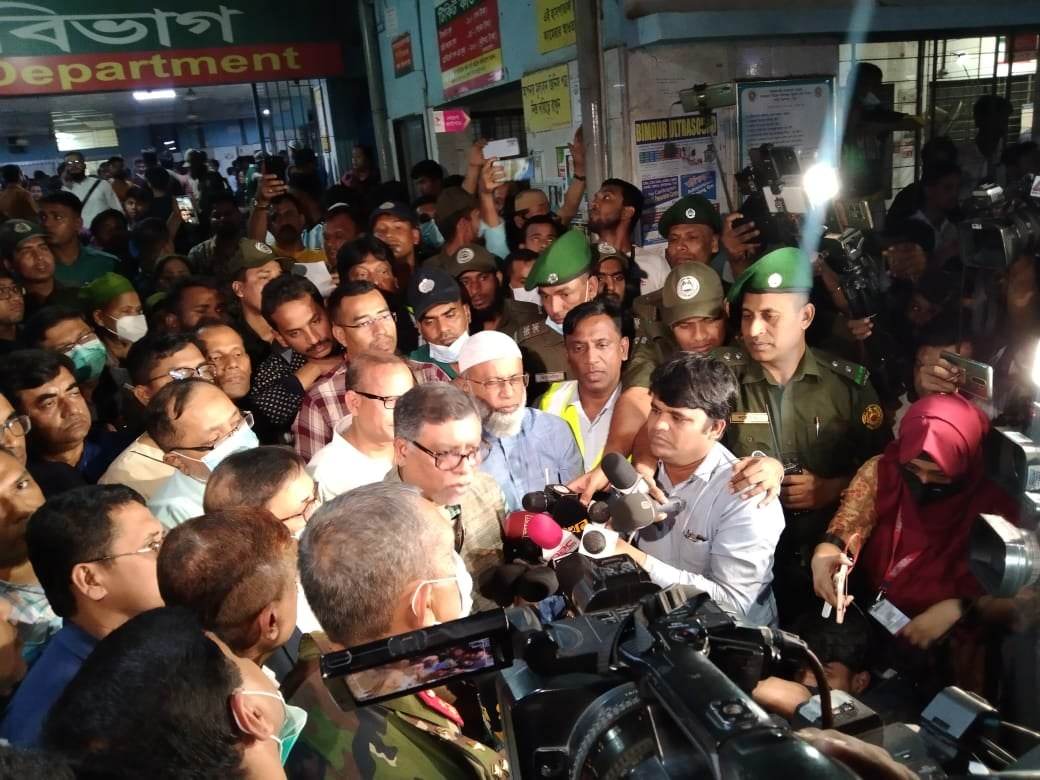 আমরা হাসপাতালে পূর্ণ প্রস্তুতি রেখেছি: ঢামেকে স্বাস্থ্যমন্ত্রী