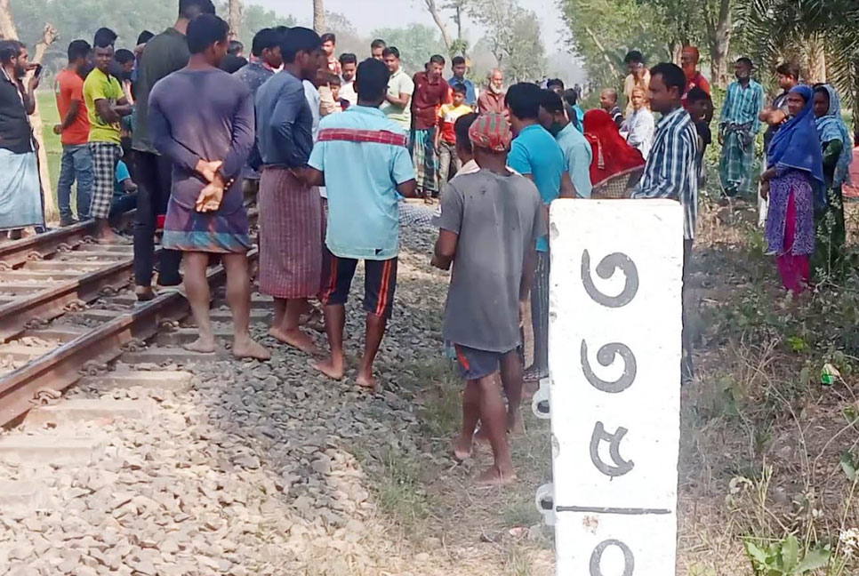 জয়পুরহাটে ট্রেনের ধাক্কায় অজ্ঞাত বৃদ্ধের মৃত্যু