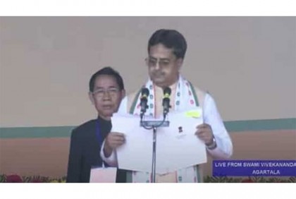 ত্রিপুরার নতুন মুখ্যমন্ত্রী হিসেবে শপথ নিলেন মানিক সাহা 