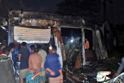 হবিগঞ্জে অগ্নিকাণ্ডে ১২ ব্যবসাপ্রতিষ্ঠান পুড়ে ছাই