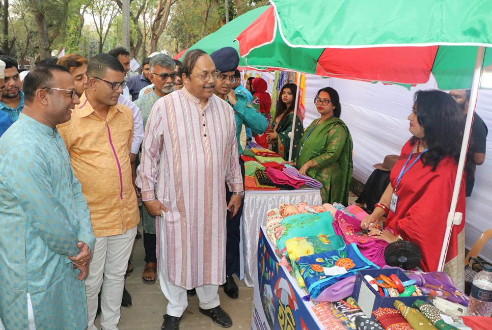 রাজশাহীতে চালু হলো হলিডে মার্কেট