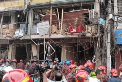 গুলিস্তানে ভবনে বিস্ফোরণে আরও একজনের মৃত্যু 


