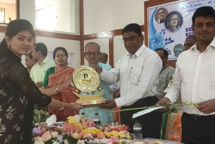 বাগেরহাটে ৩৪১ কৃতি শিক্ষার্থীকে 
১২ লাখ টাকার শিক্ষাবৃত্তি প্রদান