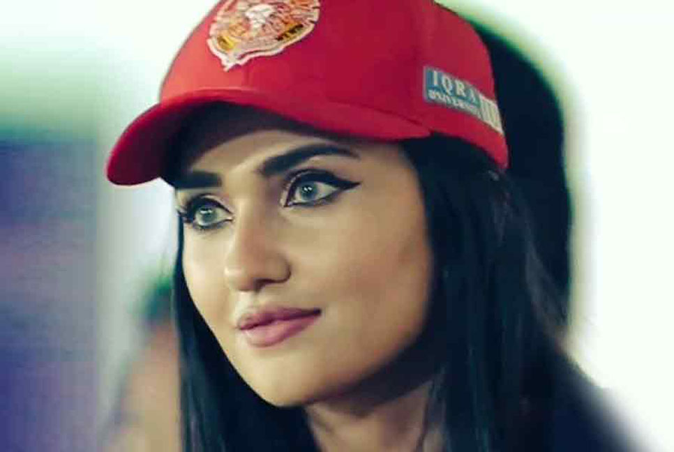 পিএসএলে হাসান আলির স্ত্রীকে নিয়ে ‘ইঙ্গিতপূর্ণ মন্তব্য’ ধারাভাষ্যকারের, বিতর্ক (ভিডিও)