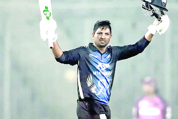 প্রতিদান দেওয়ার চেষ্টা করছি
