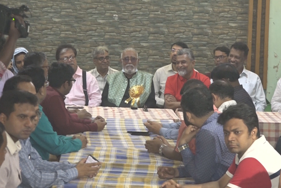 খুলনায় চিকিৎসকদের কর্মবিরতি আরও দুই সপ্তাহের জন্য স্থগিত