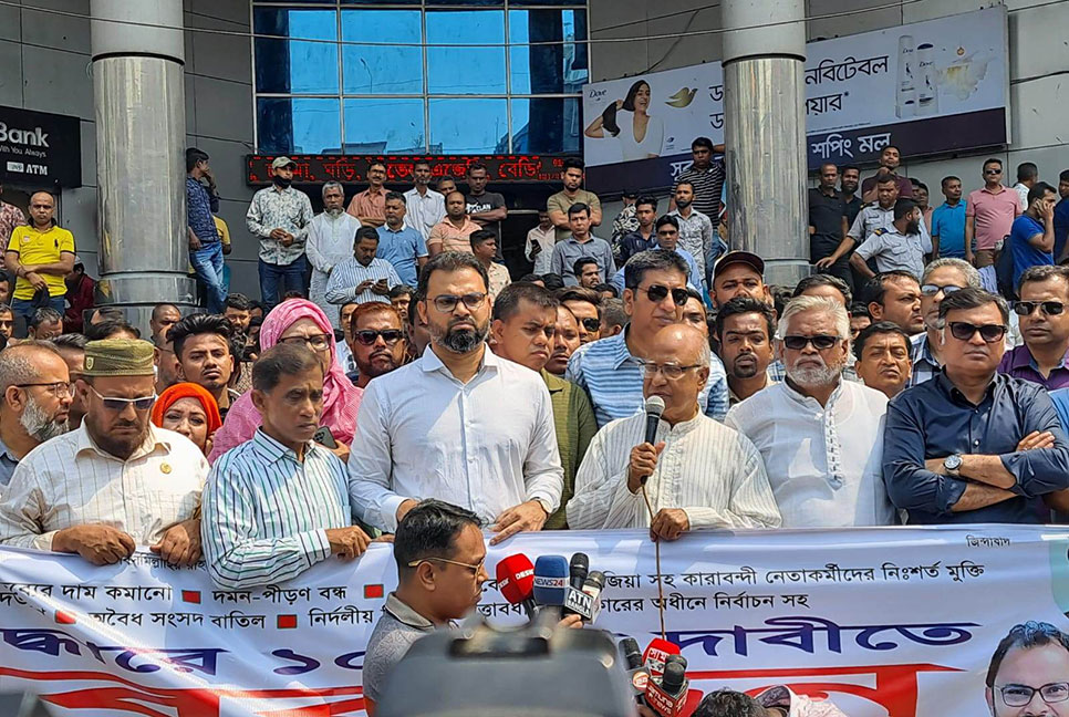 সরকারের পতন যত দ্রুত হবে দেশের জন্য ততই মঙ্গল : মোশাররফ 

