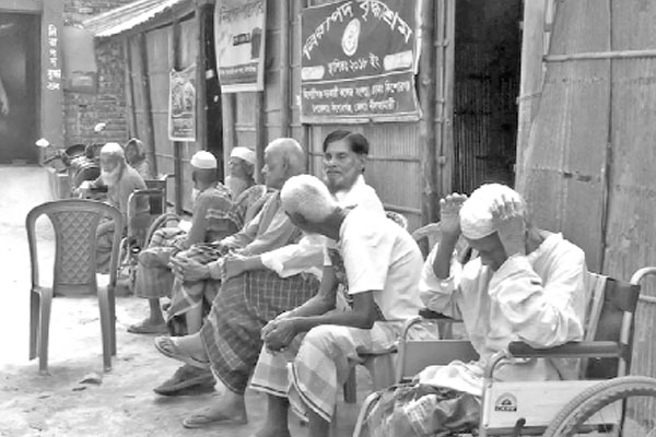 ২২ জনের ঠাঁই হলো বৃদ্ধাশ্রমে