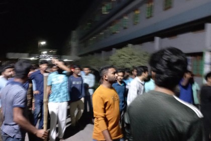 শিক্ষার্থীদের বিক্ষোভ, রাজশাহীতে  আন্তঃনগর ট্রেন চলাচল বন্ধ