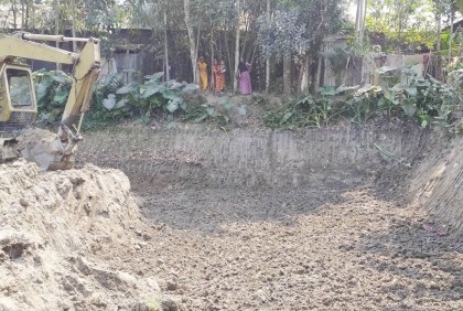 হোসেনপুরে অবৈধভাবে মাটি কাটায় ৬০ হাজার টাকা জরিমানা