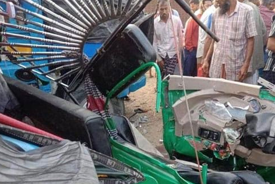 বগুড়ায় পিকআপ-সিএনজি মুখোমুখি 
সংঘর্ষ, শিশুসহ নিহত ৩