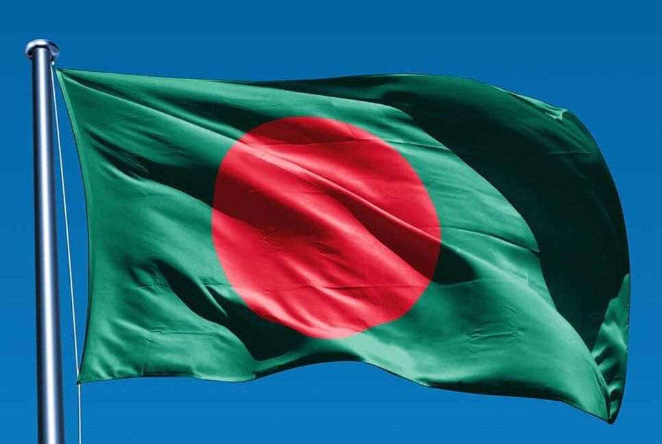 ১৭ মার্চ সরকারি-বেসরকারি ভবন-শিক্ষাপ্রতিষ্ঠানে ওড়াতে হবে জাতীয় পতাকা


