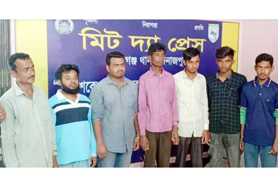 দিনাজপুরে জবির শিক্ষার্থীদের উপর হামলার ঘটনায় আটক ৮