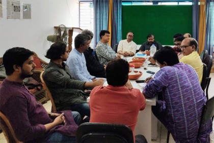 রাবি শিক্ষার্থীদের সঙ্গে স্থানীয়দের সংঘর্ষের ঘটনায় গণতন্ত্র মঞ্চের উদ্বেগ

