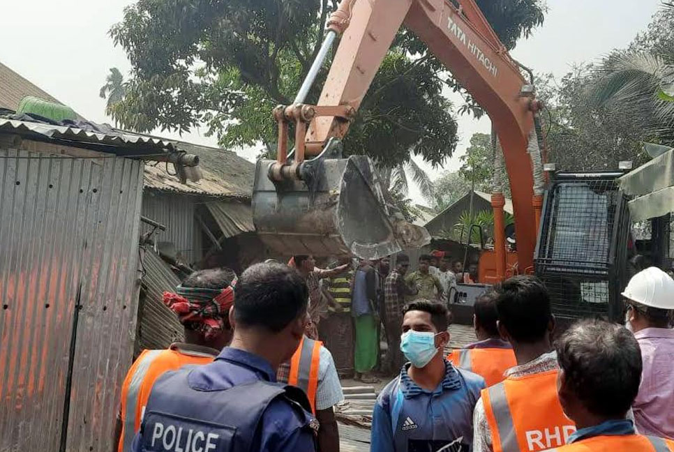 হবিগঞ্জে শতাধিক অবৈধ স্থাপনা উচ্ছেদ