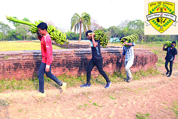 ৩০০ মিটার রাস্তার অপেক্ষায়
