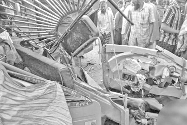 বগুড়ায় পিকআপ-অটোরিকশা সংঘর্ষে চারজনের প্রাণহানি
