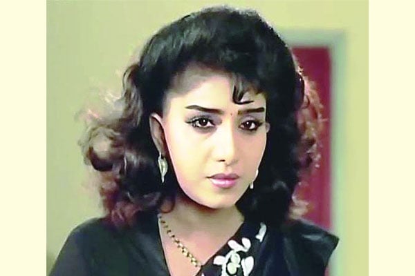 প্রতারণার অভিযোগ অঞ্জু ঘোষের