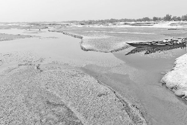 পানিশূন্য তিস্তা-ধরলা