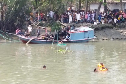 মোরেলগঞ্জে খালে পড়ে ড্রেজার শ্রমিক নিখোঁজ 