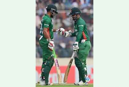 বাংলাওয়াশ এড়াতে ইংলিশদের দরকার ১৫৯ রান