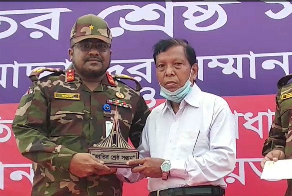 বীর মুক্তিযোদ্ধাদের সংবর্ধনা দিলো সেনাবাহিনীর গুইমারা রিজিয়ন