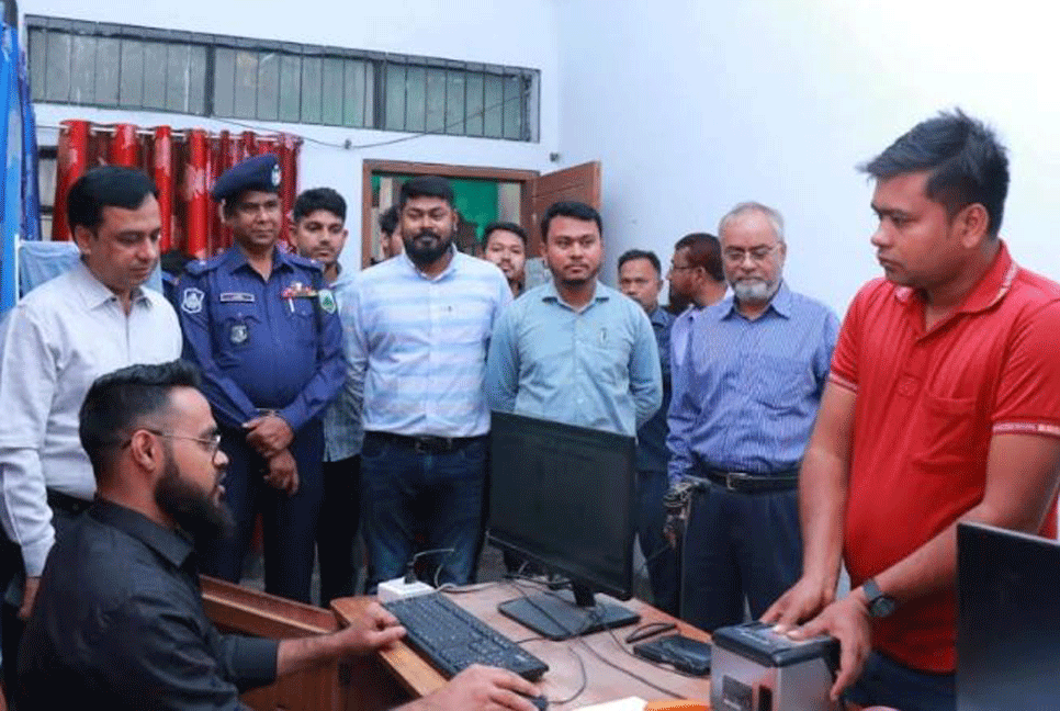 নাটোরে ড্রাইভিং লাইসেন্স পরীক্ষা ও বায়োমেট্রিক কর্মসূচির উদ্বোধন