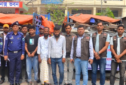 বগুড়ায় ৩ ডাকাত গ্রেফতার, মালামাল উদ্ধার