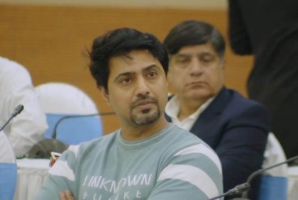 তবে কি পশ্চিমবঙ্গের ব্র্যান্ড অ্যাম্বাসেডর দেব? জানালেন মমতা ব্যানার্জি

