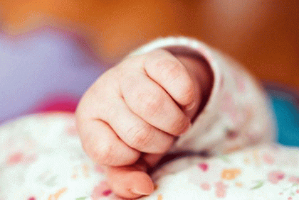 ময়লার স্তুপ থেকে জীবিত নবজাতক উদ্ধার 