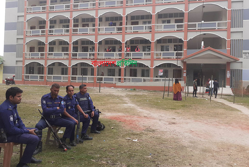 লালমাই উপজেলা নির্বাচনে ভোটার শূন্য কেন্দ্র! 


