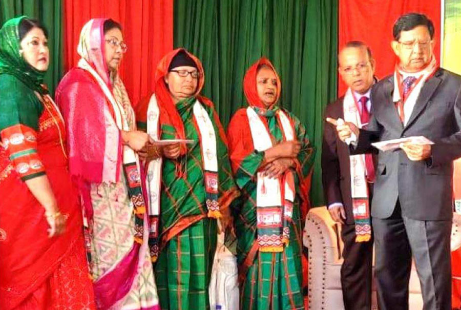 পাঁচ বীর কন্যাকে সম্মাননা দিলো ‘চেষ্টা’