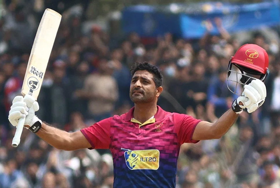 ৪১ বলে ১১ ছক্কা ৪ চারে সেঞ্চুরির রেকর্ড আসিফের 
