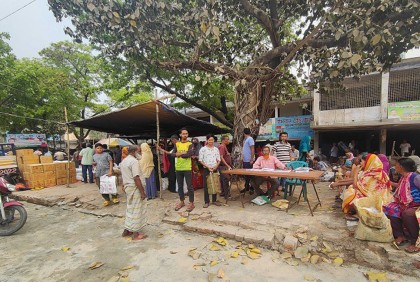 খুলনা সিটিতে ফ্যামিলি কার্ডে টিসিবির পণ্য বিক্রি শুরু