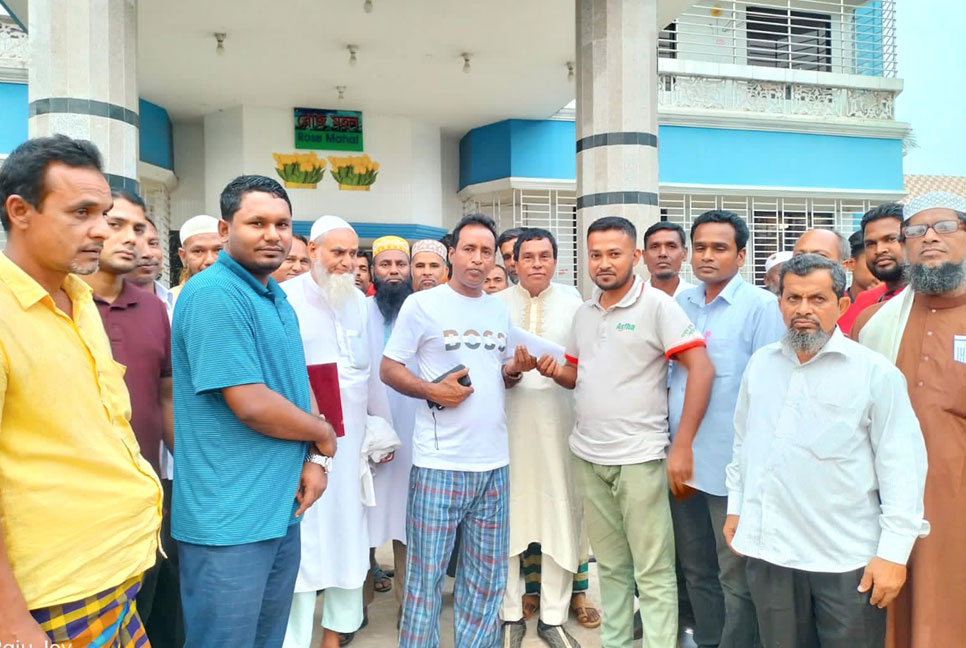 ভালুকায় ধর্মীয়-সামাজিক প্রতিষ্ঠানে আওয়ামী লীগ নেতার ২০ লাখ টাকা অনুদান