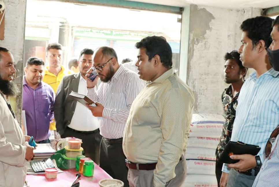 কুড়িগ্রামে ৫ প্রতিষ্ঠানকে জরিমানা