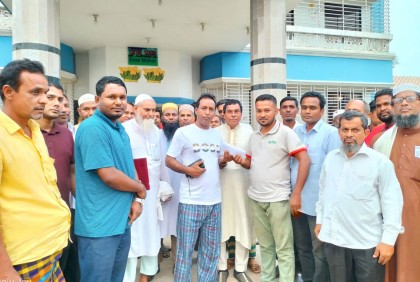 ভালুকায় ধর্মীয়-সামাজিক প্রতিষ্ঠানে আওয়ামী লীগ নেতার ২০ লাখ টাকা অনুদান