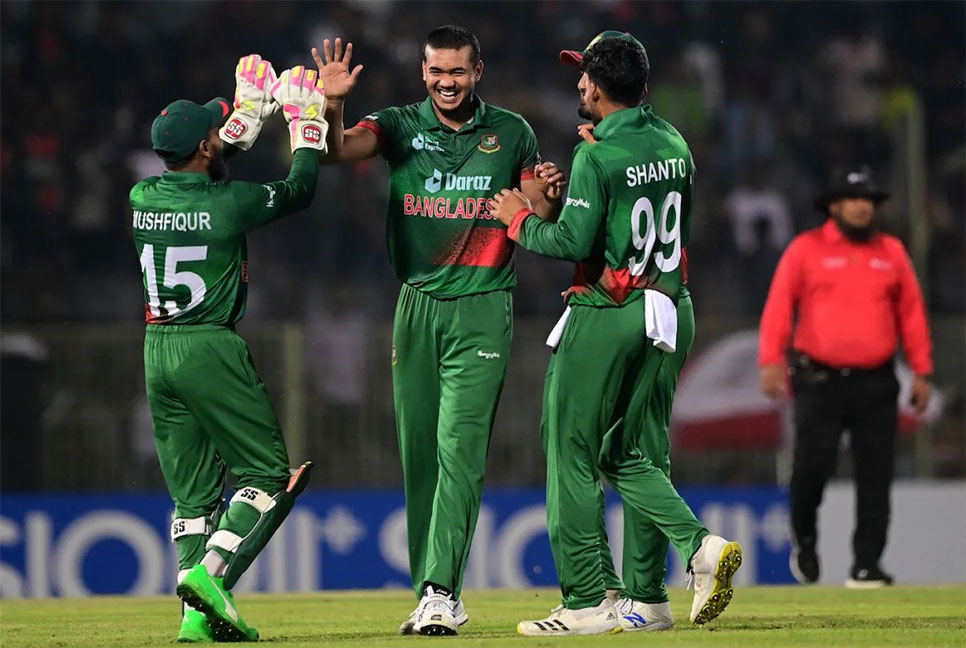 টাইগারদের বোলিং তাণ্ডবে ধুঁকছে আইরিশরা
