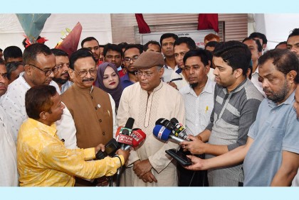 সরকারকে টেনে নামানোর হুমকি-ধমকি কৌতুক : তথ্যমন্ত্রী
