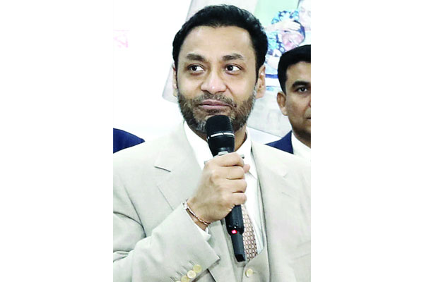 ‘আমার অনুসন্ধান’ গ্রন্থের মোড়ক উন্মোচন করলেন বসুন্ধরার এমডি