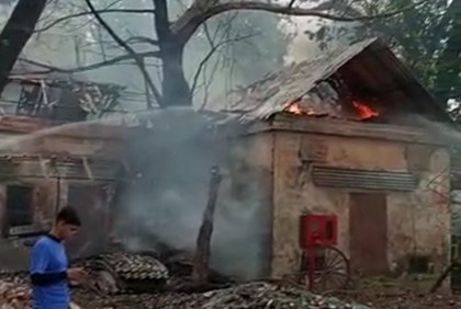 কলকাতার স্টুডিও পাড়ায় অগ্নিকাণ্ড, পুড়ে ছাই একাংশ