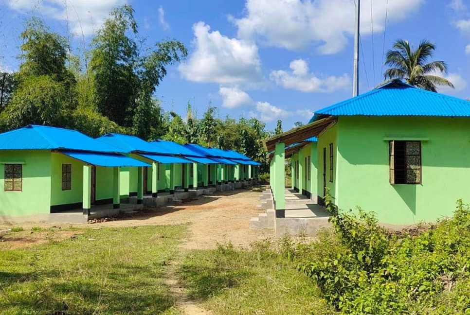 সরকারের দেওয়া ঘর পেয়ে উচ্ছ্বসিত পাহাড়বাসী