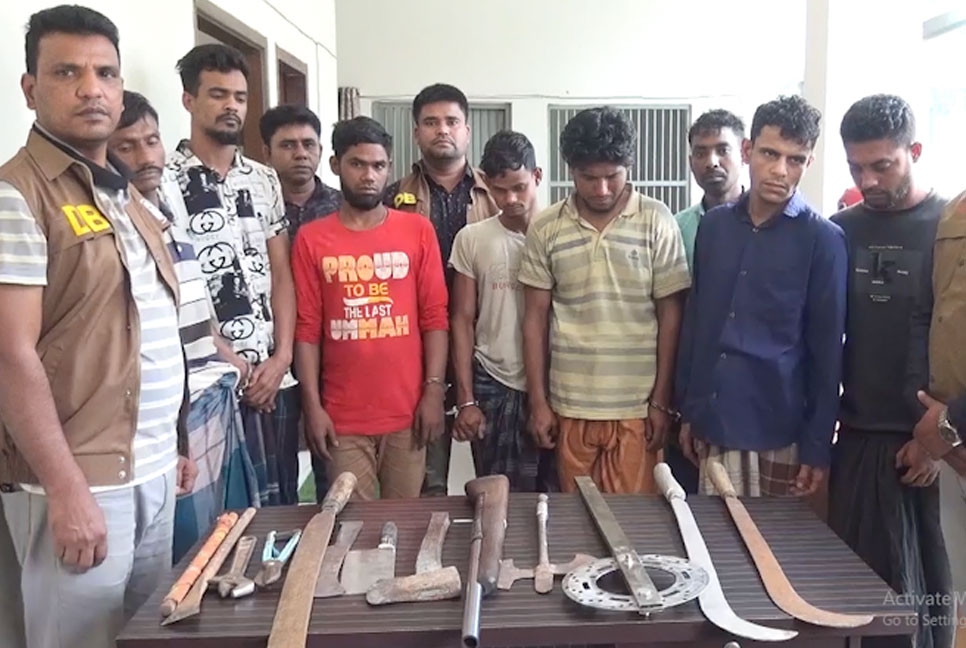 নরসিংদীতে ডাকাত দলের ৮ সদস্য গ্রেফতার